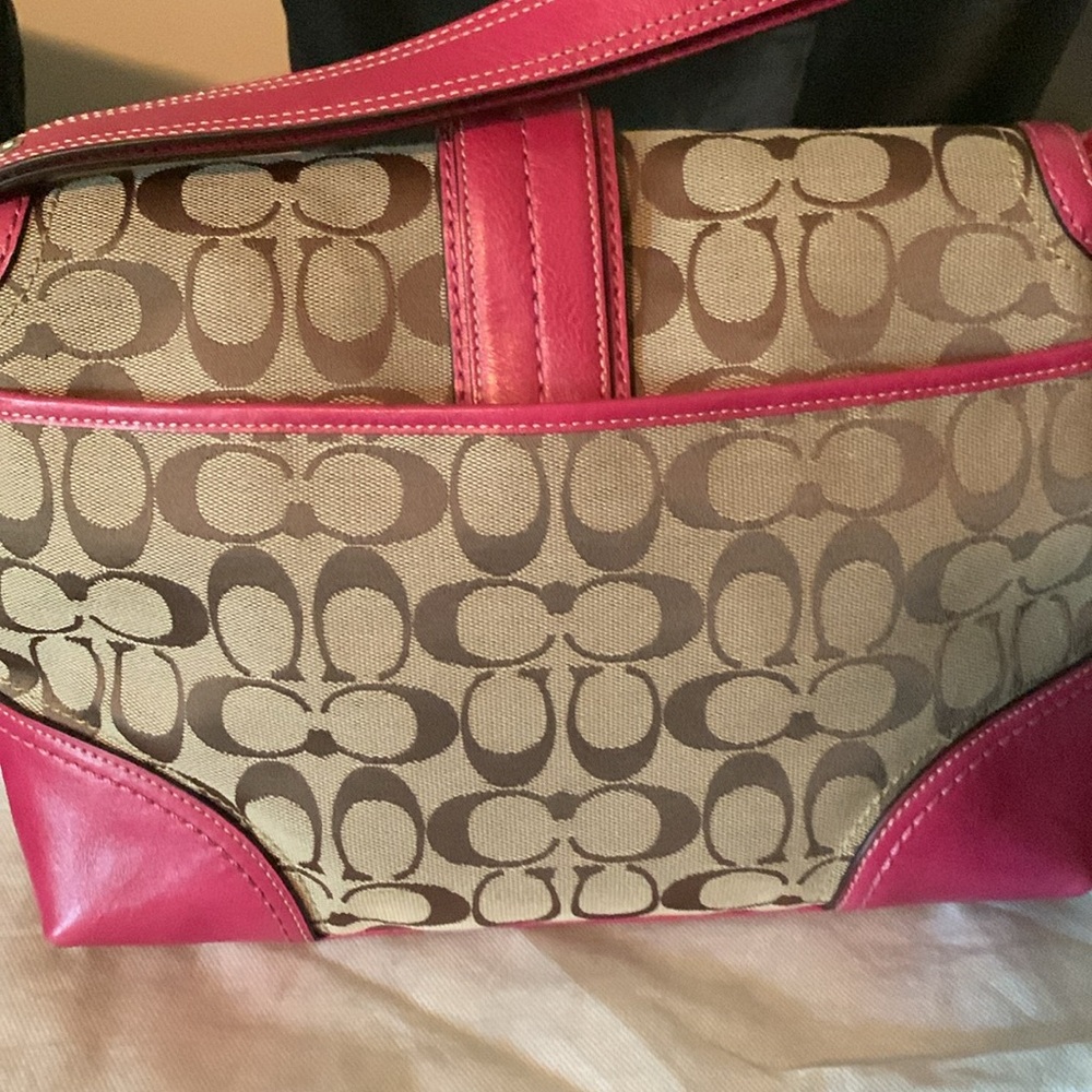 Coach bag with convertible strap - Picture 7 of 9